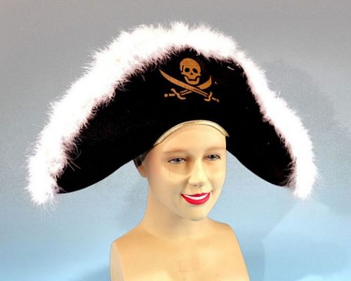 Sombrero pirata plumas y calavera